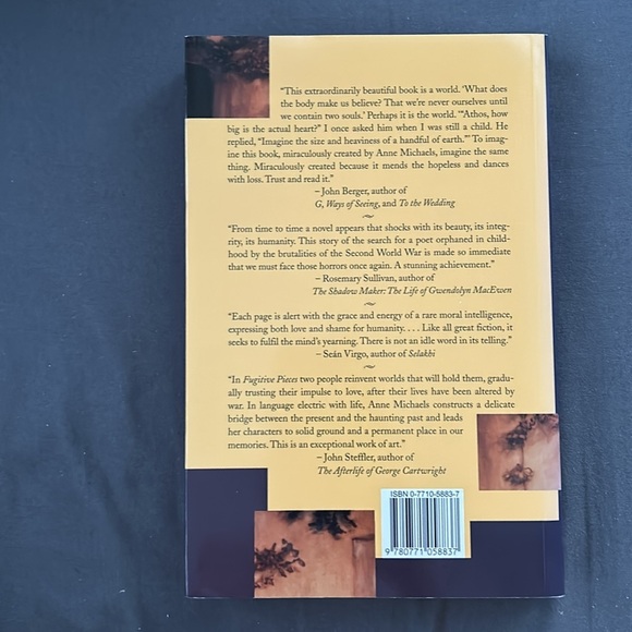 Fugitive Pieces by Anne Michaels, almost like new - Picture 3 of 9